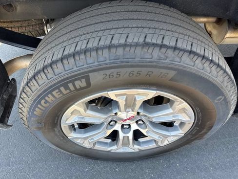 Certified 2025 GMC Sierra 1500 SLT AWD/4WD image 35