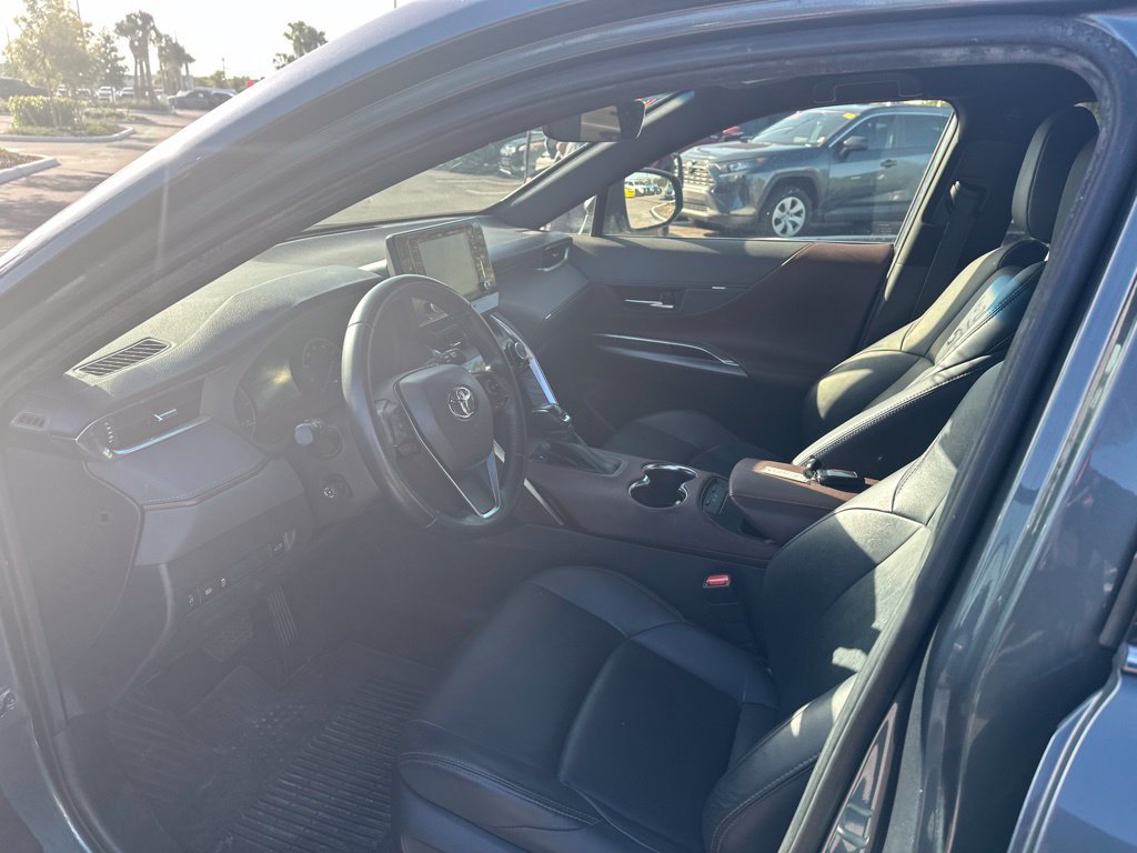 Used 2022 Toyota Venza XLE AWD/4WD image 11