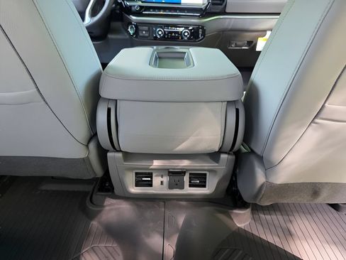 New 2026 Chevrolet Silverado 2500 LT w/ Texas Edition AWD/4WD image 8