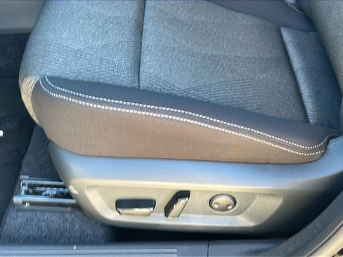 Certified 2025 Nissan Rogue SV image 15