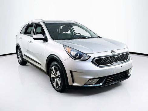 Used 2018 Kia Niro LX image 1