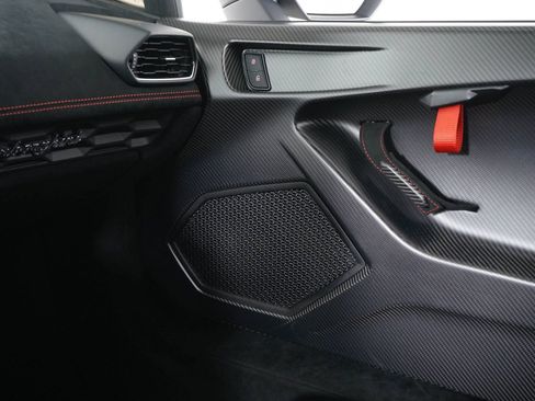 Used 2022 Lamborghini Huracan STO RWD image 23