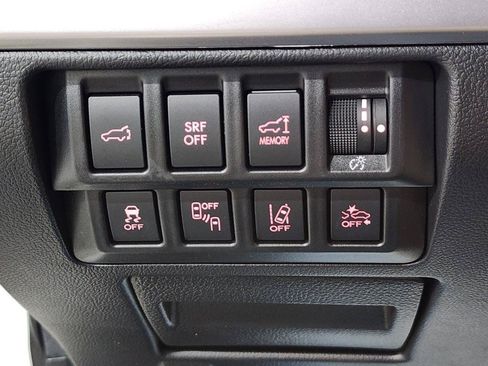 Used 2016 Subaru Outback 2.5i Limited AWD/4WD image 16