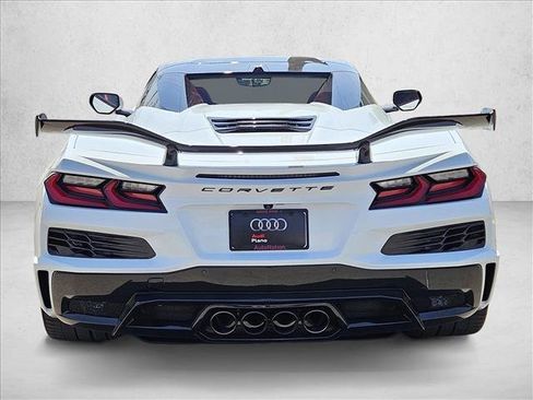 Used 2025 Chevrolet Corvette Z06 w/ Stealth Interior Trim Package RWD image 6