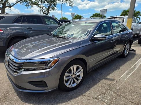 Certified 2020 Volkswagen Passat 2.0T SE FWD image 2