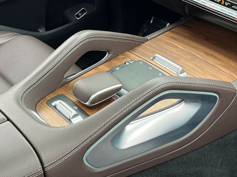 Used 2022 Mercedes-Benz GLS 450 4MATIC w/ AMG Line Exterior image 40