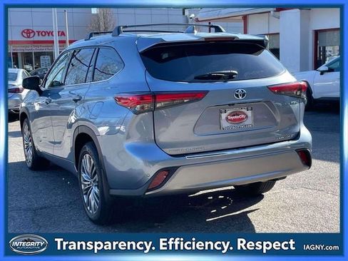 Used 2021 Toyota Highlander Platinum image 8