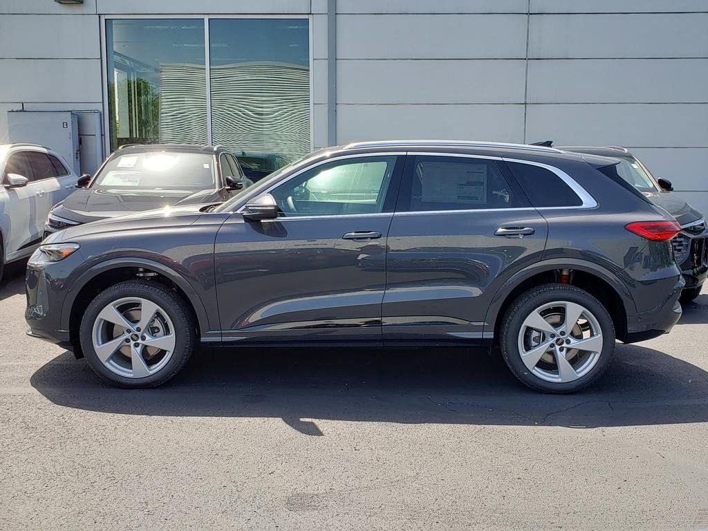 New 2026 Audi Q5 Premium Plus AWD/4WD image 2