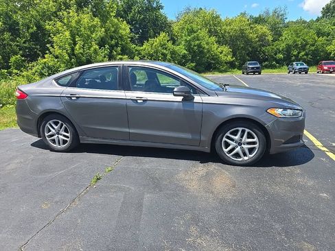 Used 2014 Ford Fusion SE FWD image 6