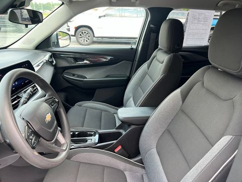Used 2025 Chevrolet TrailBlazer LT FWD image 7