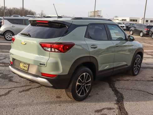 Used 2025 Chevrolet TrailBlazer LT image 4