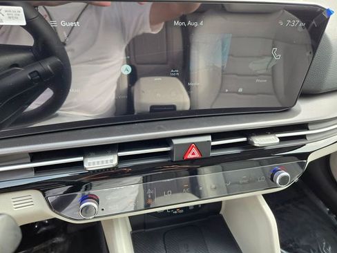 New 2026 Kia Sportage SX image 9