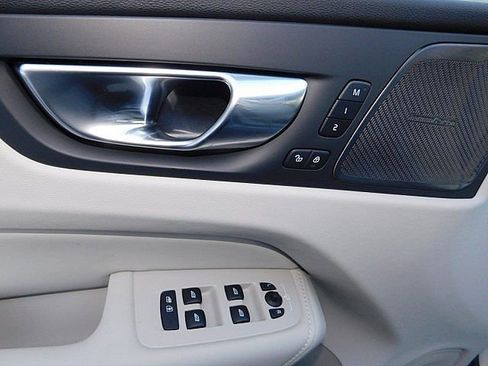 New 2026 Volvo XC60 B5 Ultra w/ Protection Package Premier image 15