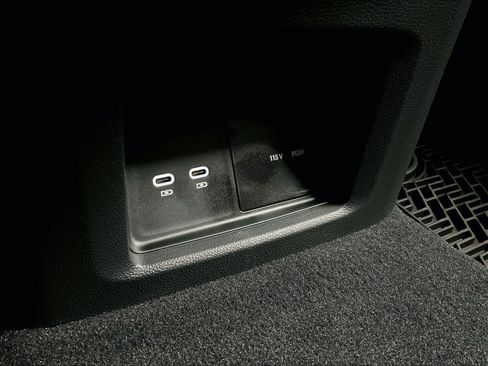 New 2025 Volkswagen Atlas Cross Sport SE image 23