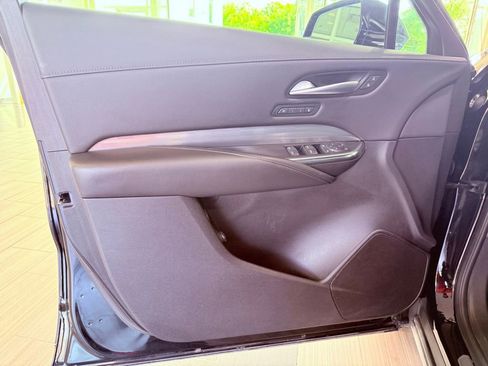Used 2025 Cadillac XT4 Premium Luxury FWD image 23