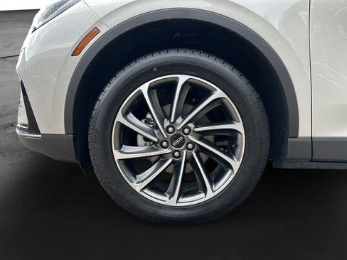 Used 2024 Lincoln Corsair AWD w/ Equipment Group 101A image 9