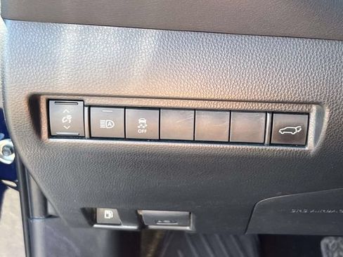 Used 2023 Toyota Venza XLE AWD/4WD image 20