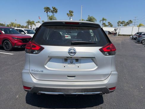 Used 2017 Nissan Rogue S image 6