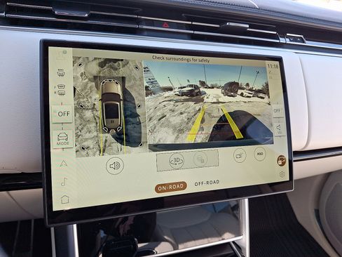 New 2026 Land Rover Range Rover SE image 9