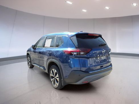 Used 2023 Nissan Rogue SV w/ SV Premium B Package image 4