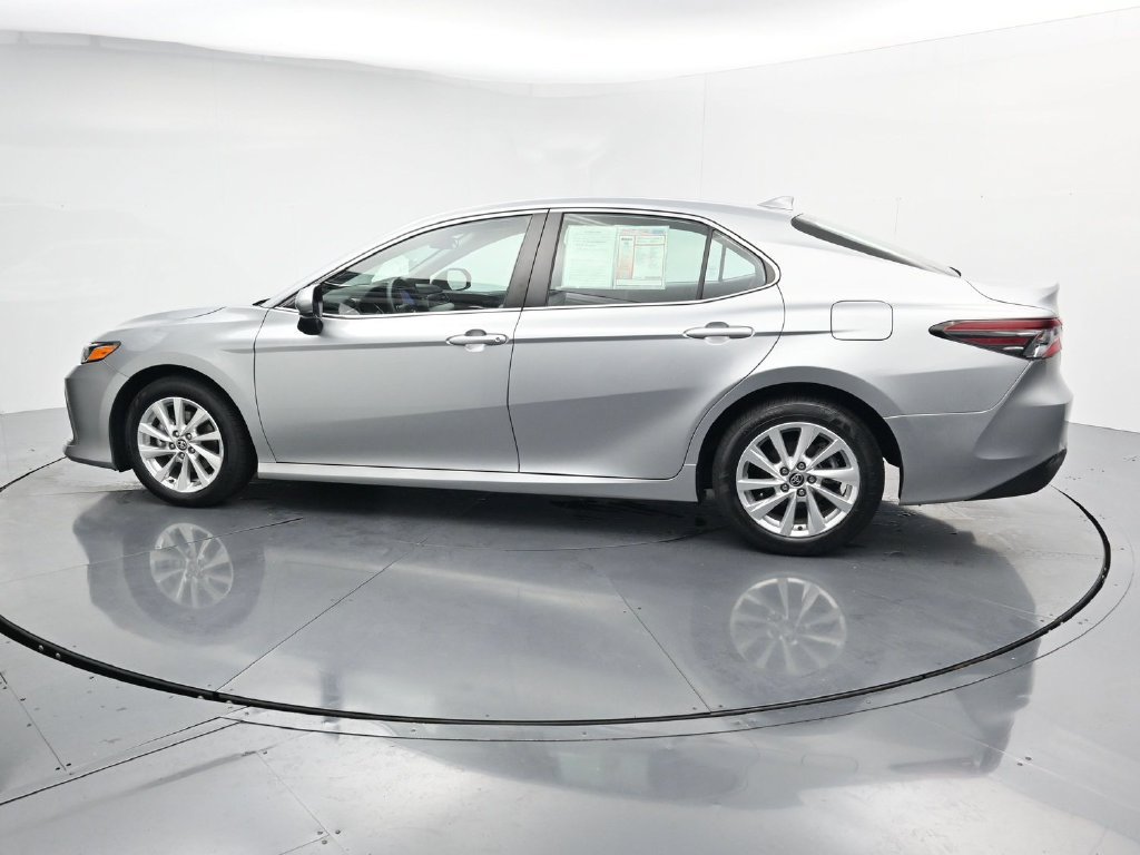 Used 2023 Toyota Camry LE AWD/4WD image 5
