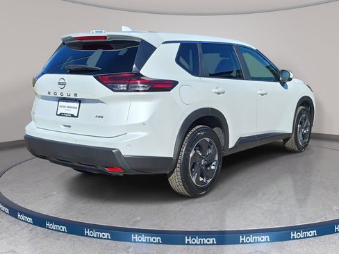Used 2025 Nissan Rogue SV AWD/4WD image 6