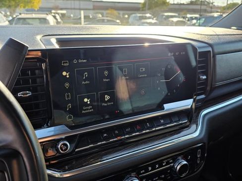 Used 2024 GMC Sierra 1500 SLE image 25