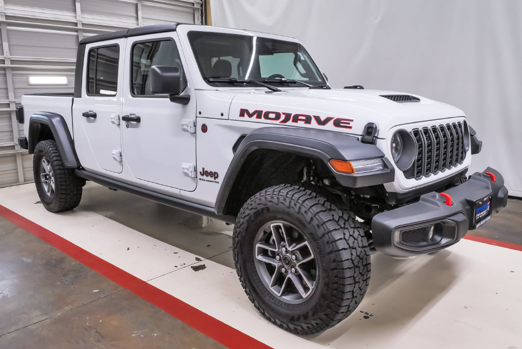 Used 2026 Jeep Gladiator Mojave AWD/4WD image 5