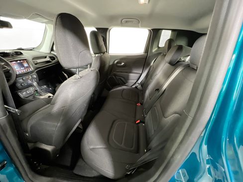 Used 2022 Jeep Renegade Latitude w/ Convenience Group AWD/4WD image 24