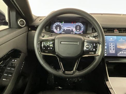 Used 2025 Land Rover Range Rover Evoque S image 11