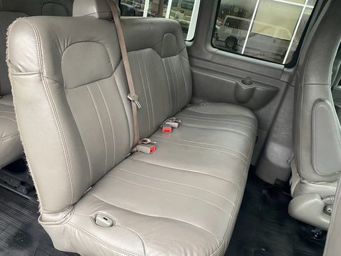 Used 2018 Chevrolet Express 3500 LS RWD image 26