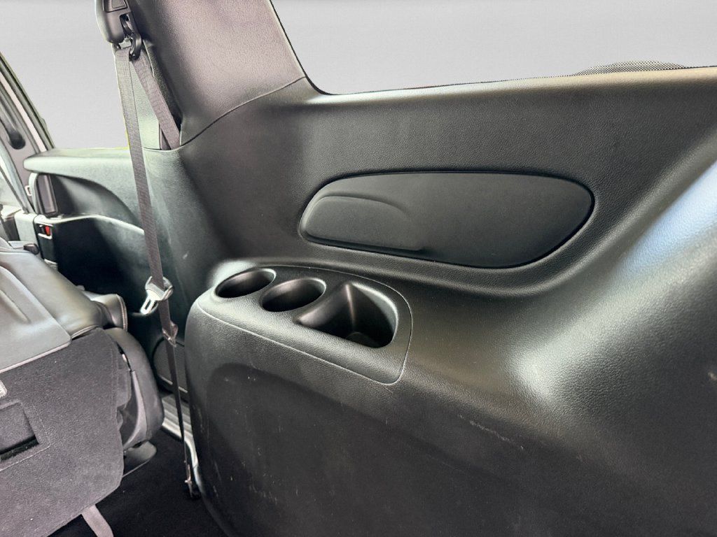 Used 2024 Chrysler Pacifica Limited FWD image 31