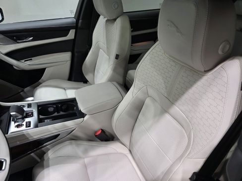 New 2026 Jaguar F-PACE R-Dynamic S image 8