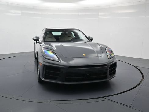 Used 2025 Porsche Panamera image 30
