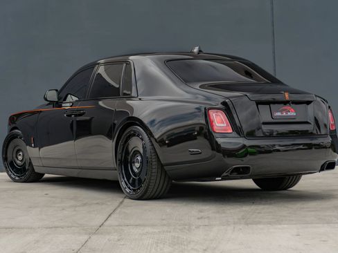 Used 2018 Rolls-Royce Phantom Sedan RWD image 9