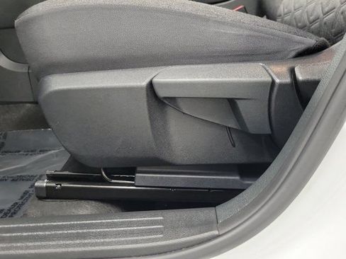 Used 2025 Nissan Kicks SV FWD image 22