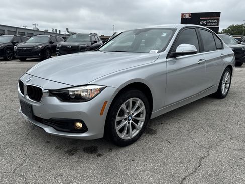Used 2017 BMW 320i Sedan RWD image 10
