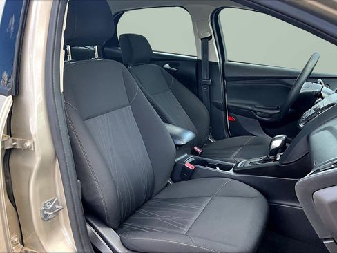 Used 2018 Ford Focus SE image 7