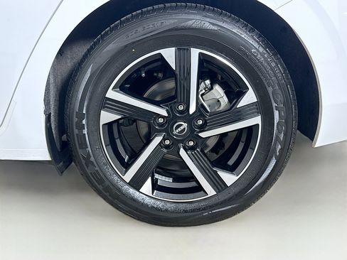 Used 2025 Nissan Sentra SV image 11