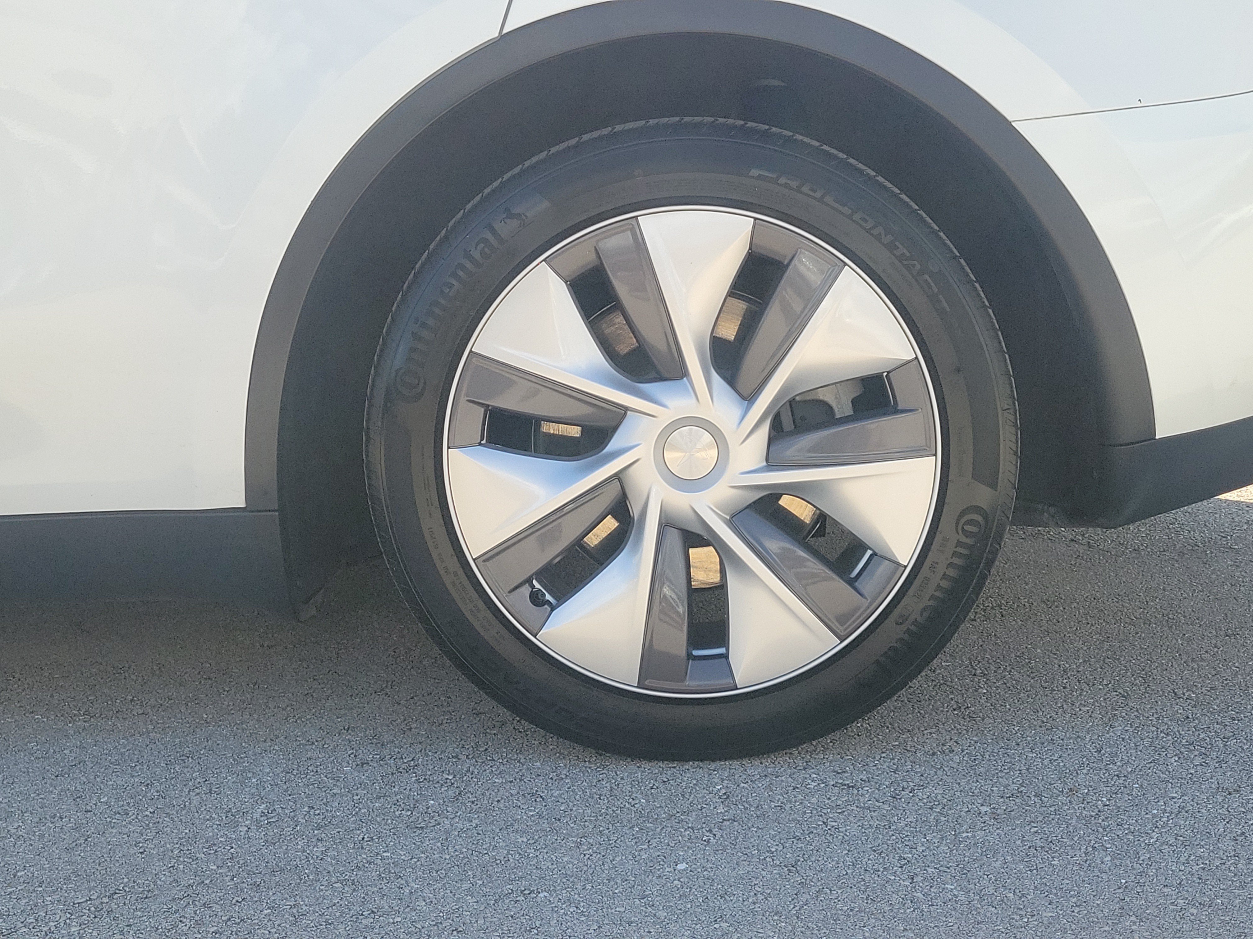 Used 2024 Tesla Model Y Long Range RWD image 28