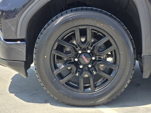 Used 2022 GMC Sierra 1500 Elevation RWD image 11