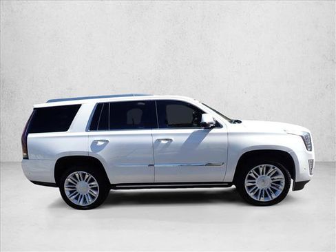 Used 2017 Cadillac Escalade Platinum AWD/4WD image 5