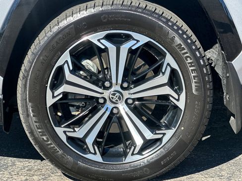 Used 2022 Toyota RAV4 XSE w/ Premium Package image 38