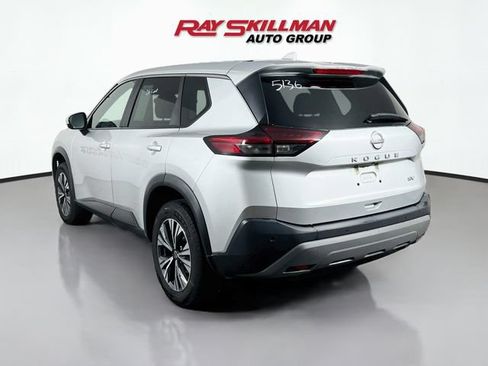 Used 2023 Nissan Rogue SV FWD image 5