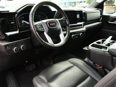 Used 2025 GMC Sierra 1500 SLT AWD/4WD image 3