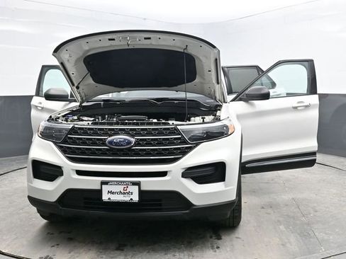 Used 2022 Ford Explorer XLT image 35