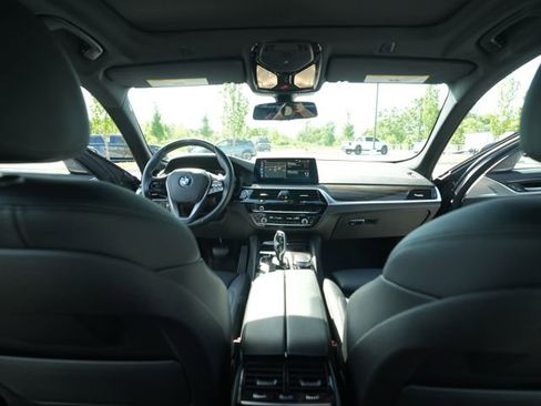 Used 2020 BMW 530i w/ Convenience Package RWD image 25