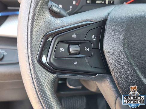 Used 2025 Chevrolet Trax LS image 32
