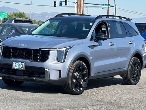 Used 2024 Kia Sorento SX AWD/4WD image 9