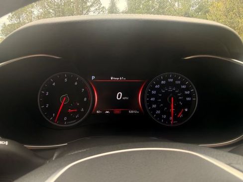 Used 2021 Genesis G70 3.3T RWD image 3